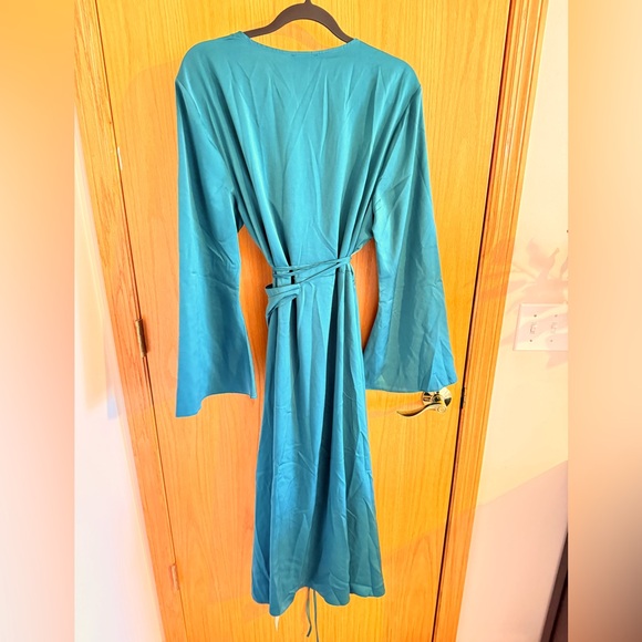 ASOS Curve Teal Satin Wrap Dress - Picture 5 of 6